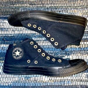 ❌SOLD❌✨CONVERSE✨ Black Mid-Top